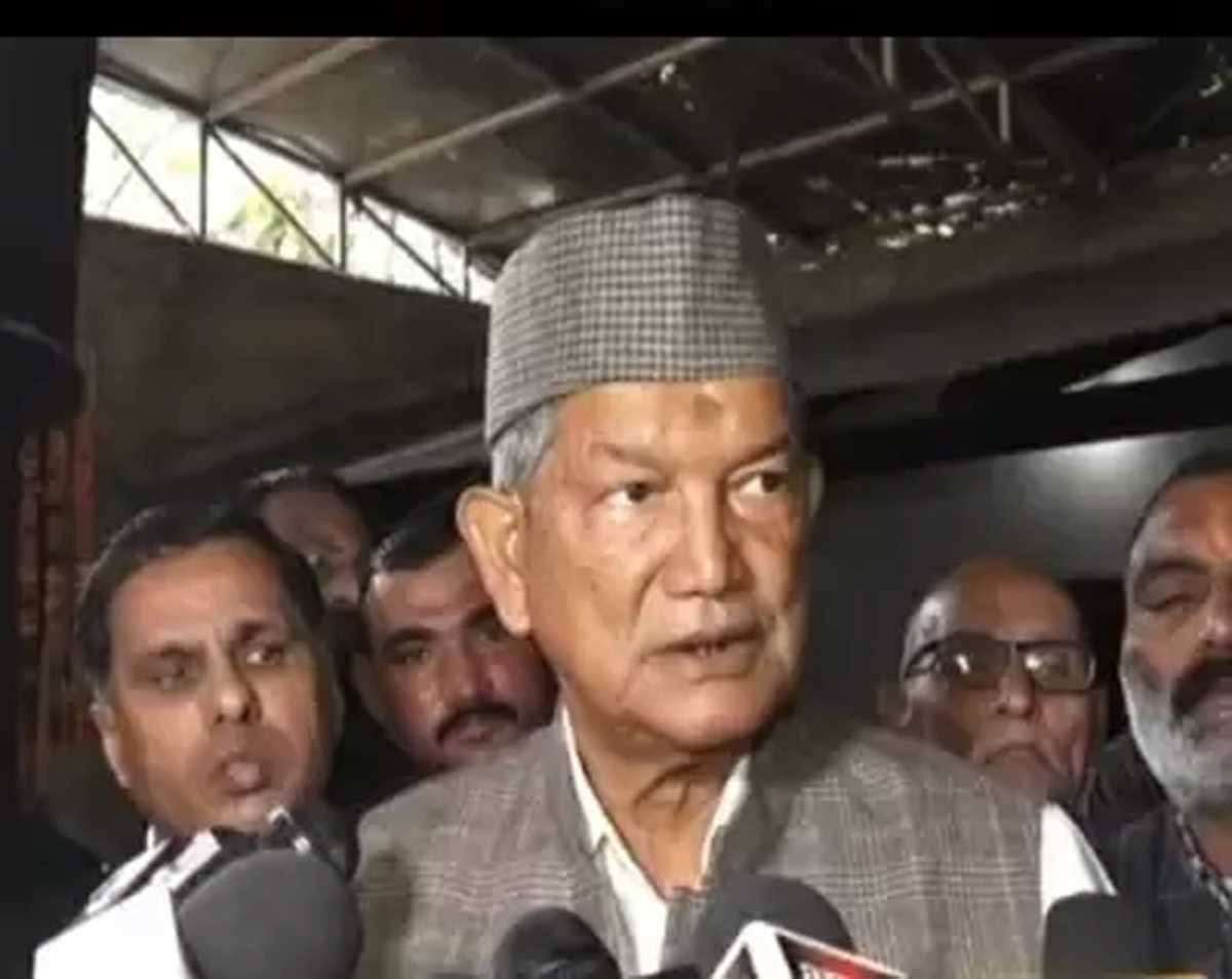 अब हरीश रावत का पलटवार, बोले दाढ़ी रखने से कोई गुरु रविंद्रनाथ टैगोर नहीं बन जाता